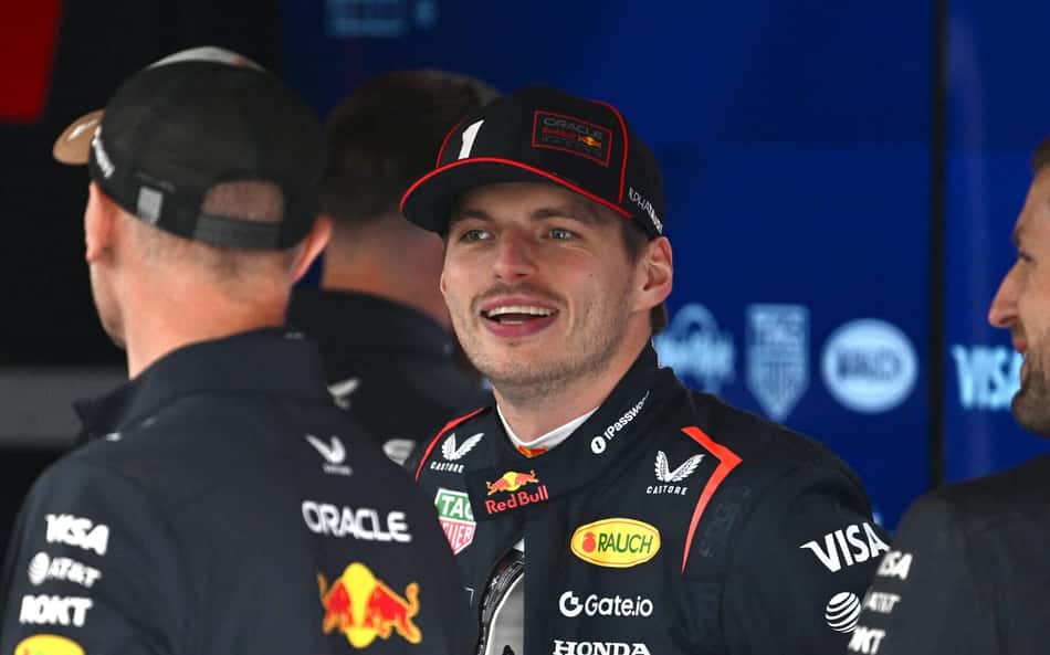 Verstappen aposta em Mercedes como favorita na F1 2026
