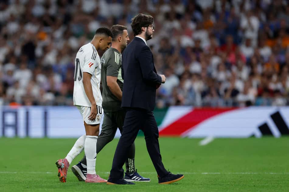 Mbappé deixa jogo entre Real Madrid e Villarreal por conta de uma entorse no tornozelo
