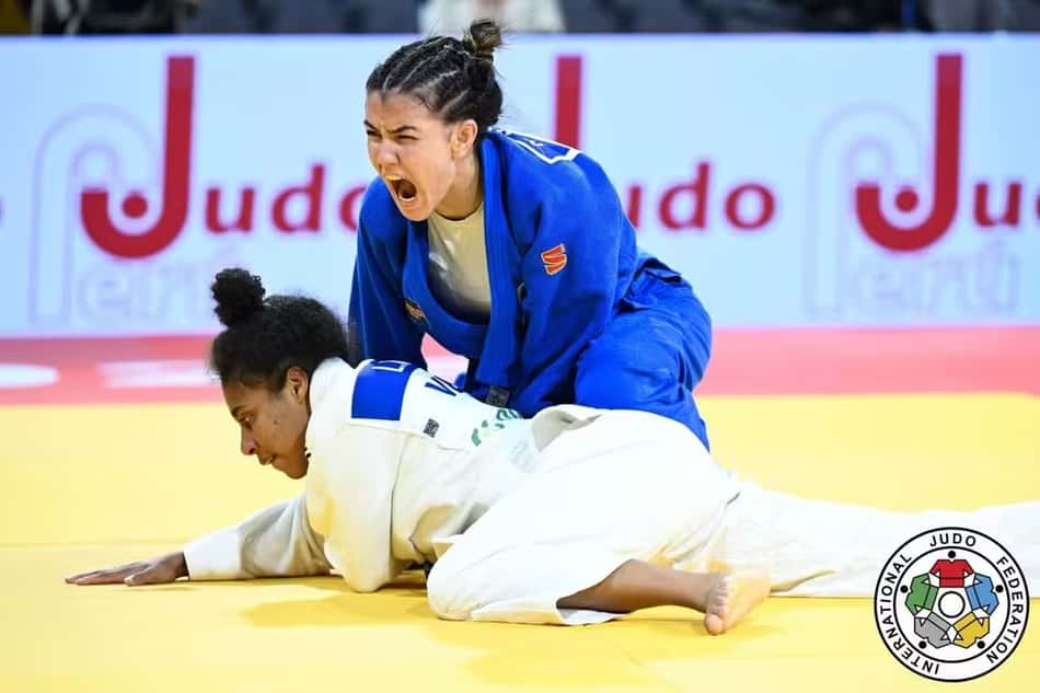 Nicole Marques leva ouro em mundial júnior (Foto: Tamara Kulumbegashvili/IFJ)