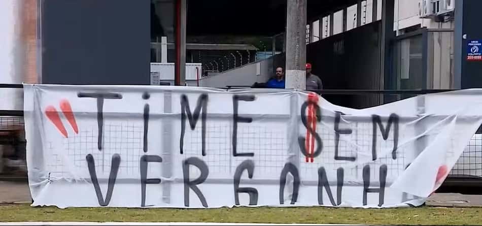 Protesto da torcida do Internacional