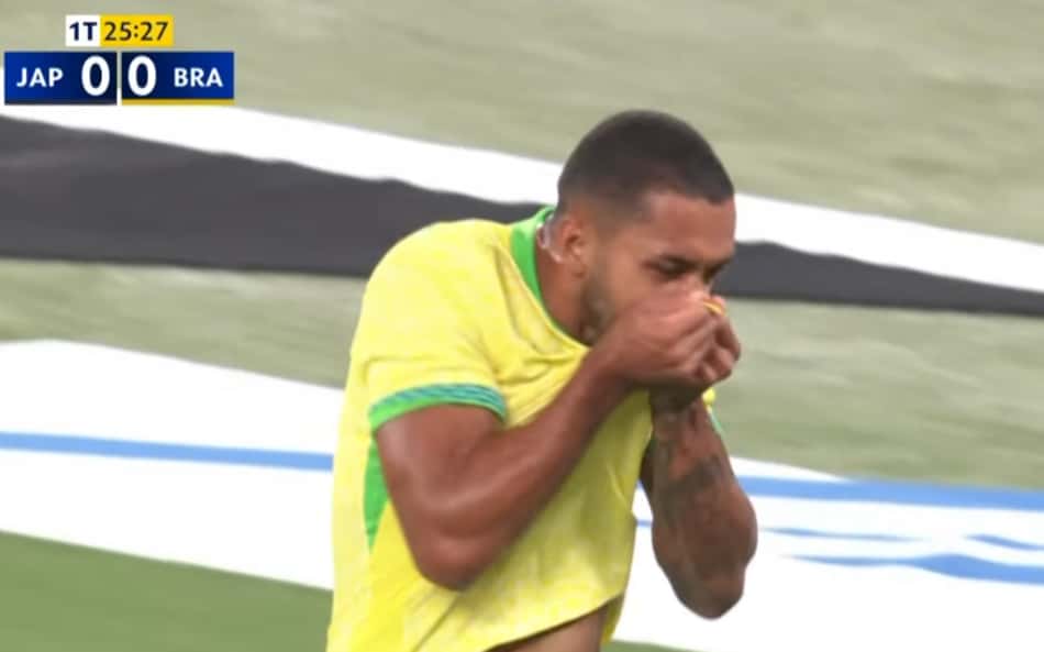 Paulo Henrique celebra primeiro gol pela Seleção Brasileira