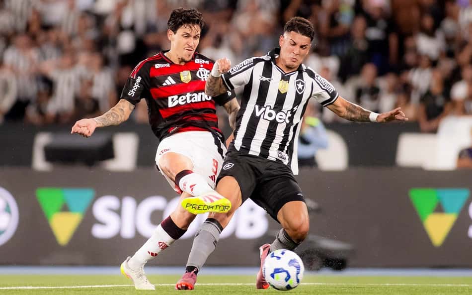 Melhores momentos: Flamengo atropela Botafogo e segue na cola do líder Palmeiras