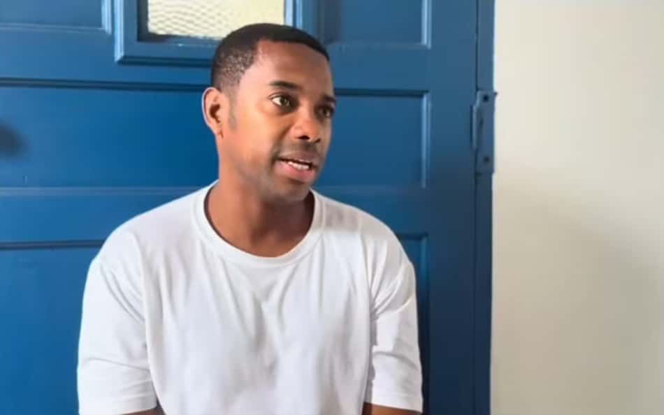 Robinho revela bastidores da prisão e dispara: 'Tudo igual'
