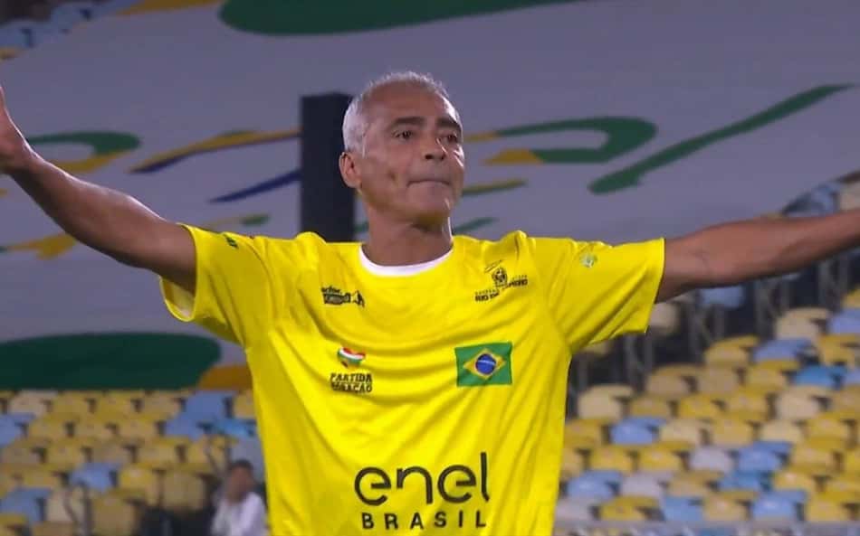 Atuação de Romário em jogo beneficente viraliza: 'Tem jogador ativo que não faz'