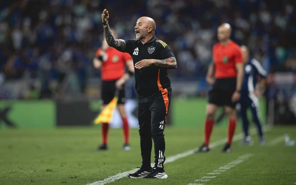 Sampaoli em clássico contra o Cruzeiro (Pedro Souza / Atlético)