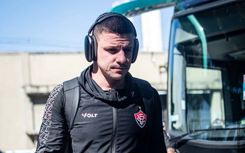 Jair Ventura mantém base da escalação do Vitória contra o Vasco