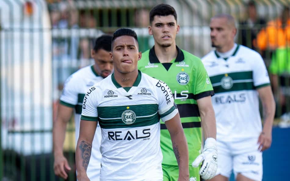 Escalação: Coritiba tem três retornos e três baixas contra o CRB