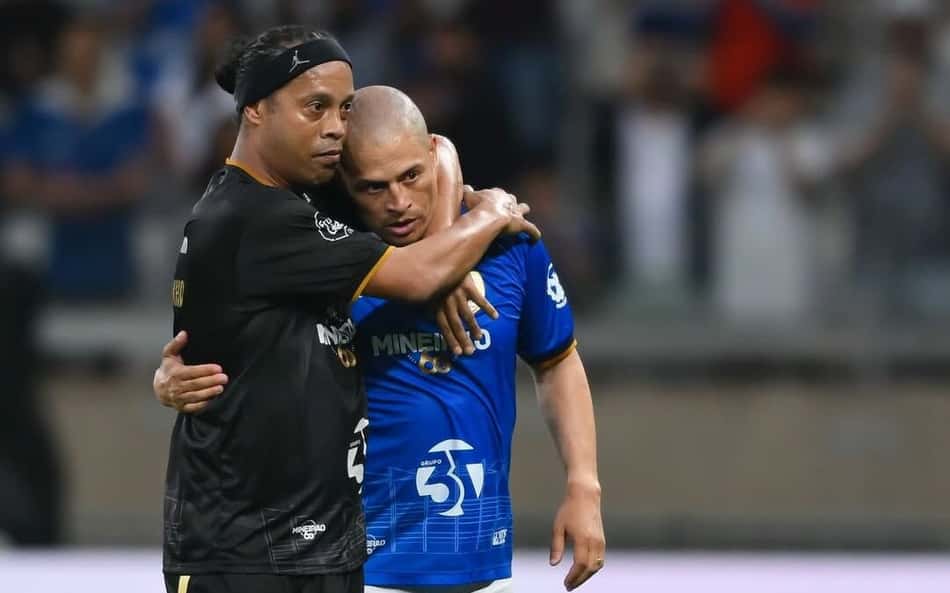 Com hat-trick, Atlético-MG vence Cruzeiro em amistoso de ídolos