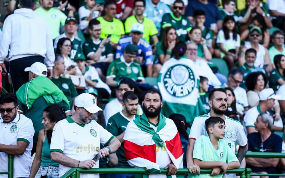 SP - CAMPINAS - 28/09/2024 - BRASILEIRO A 2024, PALMEIRAS X ATLETICO-MG - Torcida durante partida entre Palmeiras e Atletico-MG no estadio Brinco de Ouro pelo campeonato Brasileiro A 2024. Foto: Marco Miatelo/AGIF