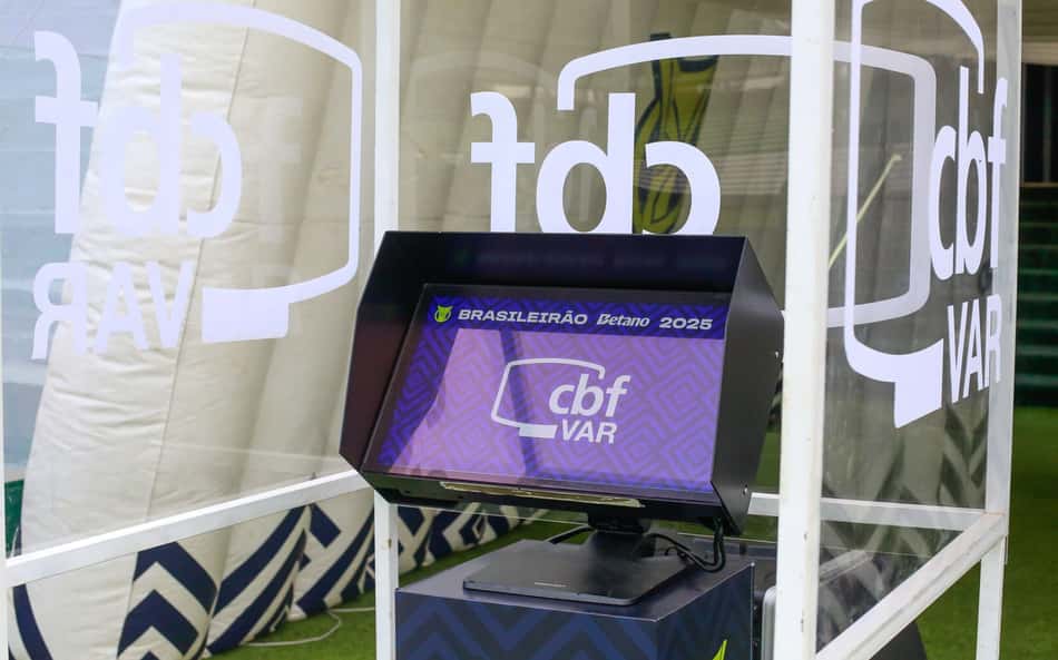 Jornalistas disparam contra arbitragem após polêmica no Brasileirão: 'Operação'