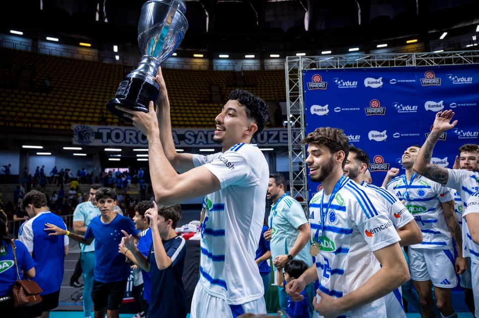 Velasco do Sada Cruzeiro comemorando Mineiro 2025 (Foto: Agência i7/Sada Cruzeiro)
