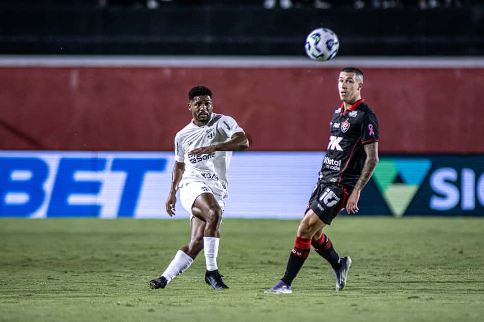 Partida entre Vitória e Ceará, pelo Brasileirão (Foto: Felipe Santos/Ceará SC)