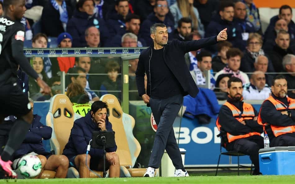 Al-Ittihad está próximo de acerto com ex-técnico do Milan