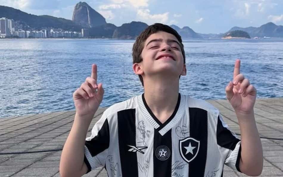Dia das Crianças: torcedor mirim do Botafogo manda recado a Carlo Ancelotti