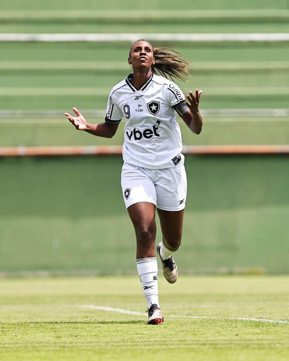 Fernanda Tipa comemora gol pelo Botafogo. (Foto: Arthur Barreto/Botafogo)