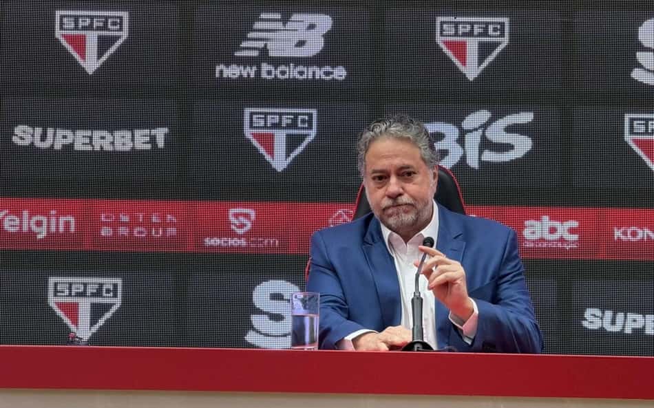 Casares abre o jogo sobre Oscar e situação no São Paulo: 'Contratação responsável'