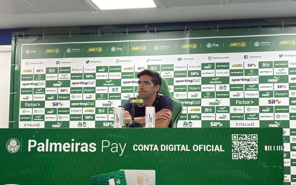 Técnico do Palmeiras, Abel opina sobre Vitor Roque na Seleção: 'Pergunta legítima'