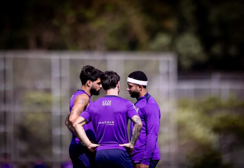 Yuri Alberto, Rodrigo Garro e Memphis Depay (Foto: Rodrigo Coca/Agência Corinthians)