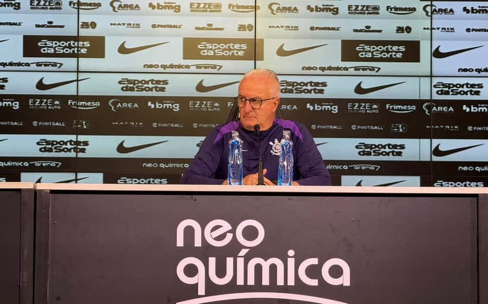 Dorival comemora retorno de titulares e desvia sobre política do Corinthians: 'Não acho saudável'