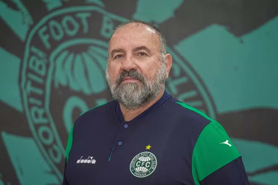 PC de Oliveira, técnico da equipe Sub-20 do Coritiba (Foto: Rafael Ianoski/Coritiba)