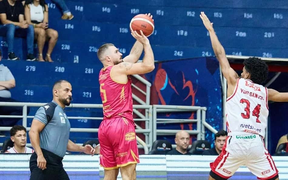 Caxias vence Franca pelo NBB (Foto: Reprodução/ Instagram)
