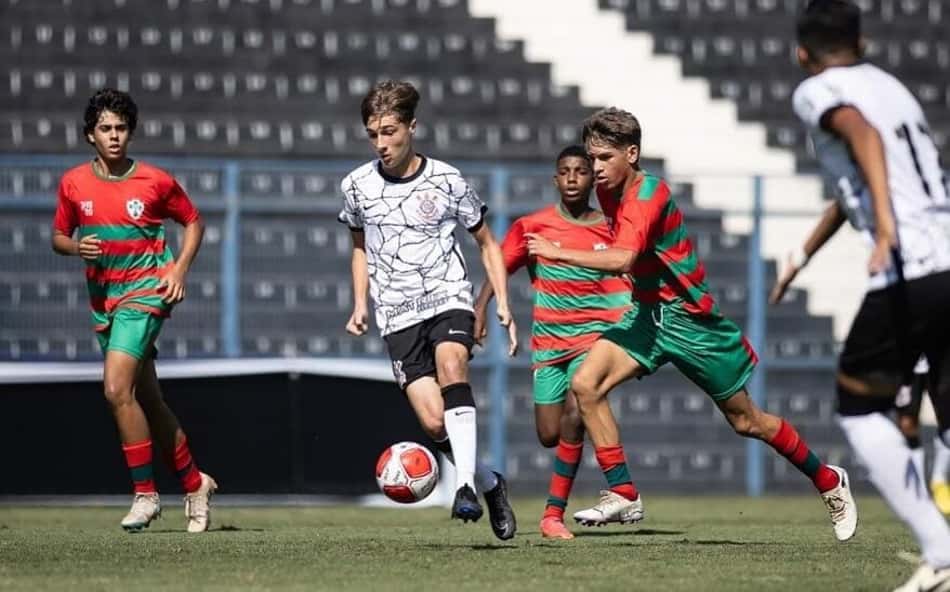 Meia da base deixa o Corinthians e acerta transferência para clube da Itália