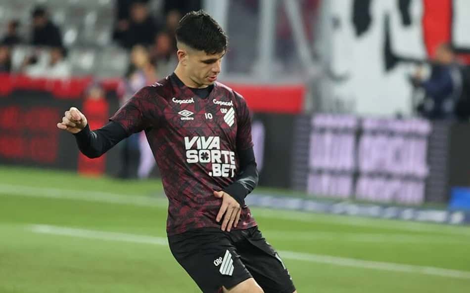 Escalação: Athletico tem retorno de dupla decisiva contra o Goiás