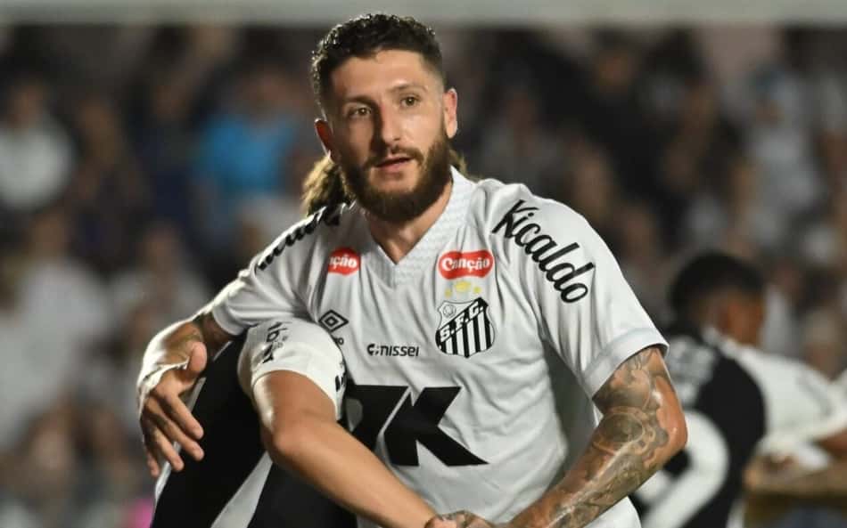 Zé Rafael destaca evolução do Santos em vitória sobre Corinthians: 'Alto nível'