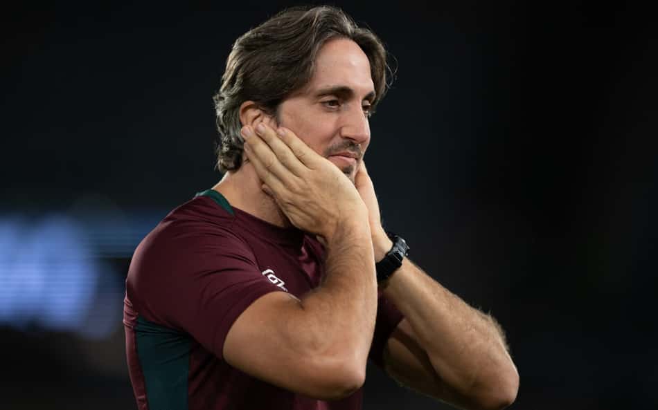 Zubeldia durante a partida entre Fluminense e Juventude, pelo Brasileirão (Foto: Jorge Rodrigues/AGIF)