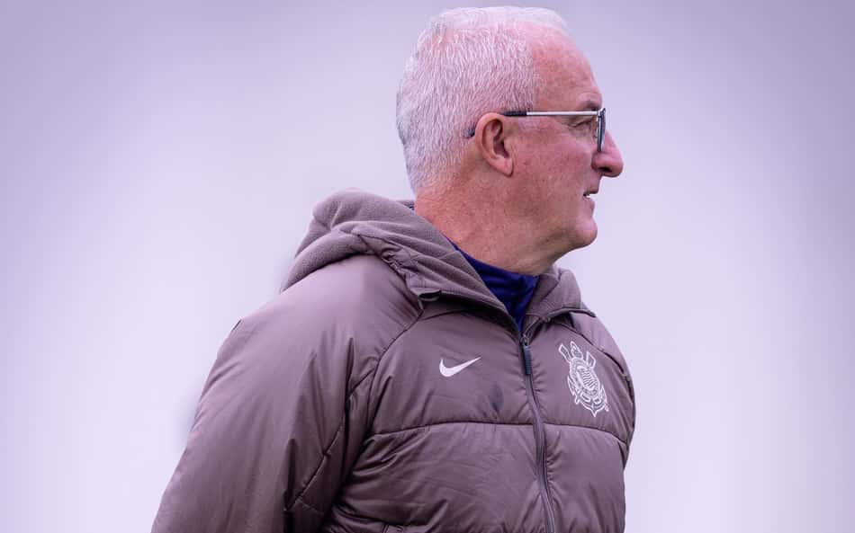 Dorival precisou mudar a equipe do Corinthians (Foto: Rodrigo Coca/Agência Corinthians)