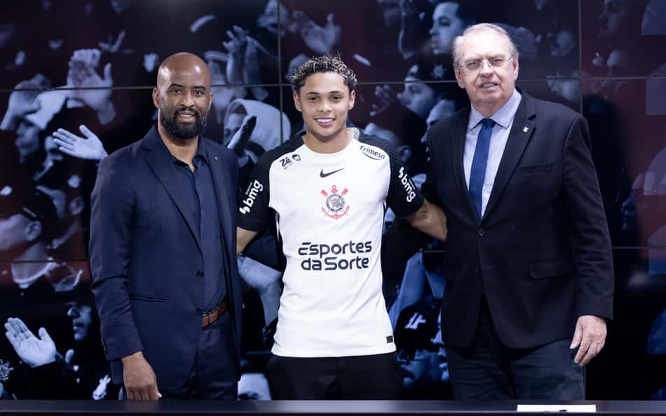 Corinthians acerta renovação com joia da base e estabelece multa milionária