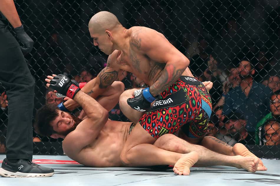 Alex Poatan enfrenta Magomed Ankalaev no UFC 320