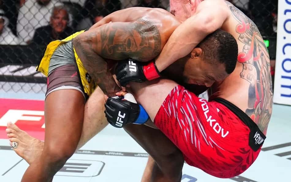 Alexander Volkov venceu Jailton Malhadinho no UFC 321 (Foto: Reprodução/UFC Brasil)