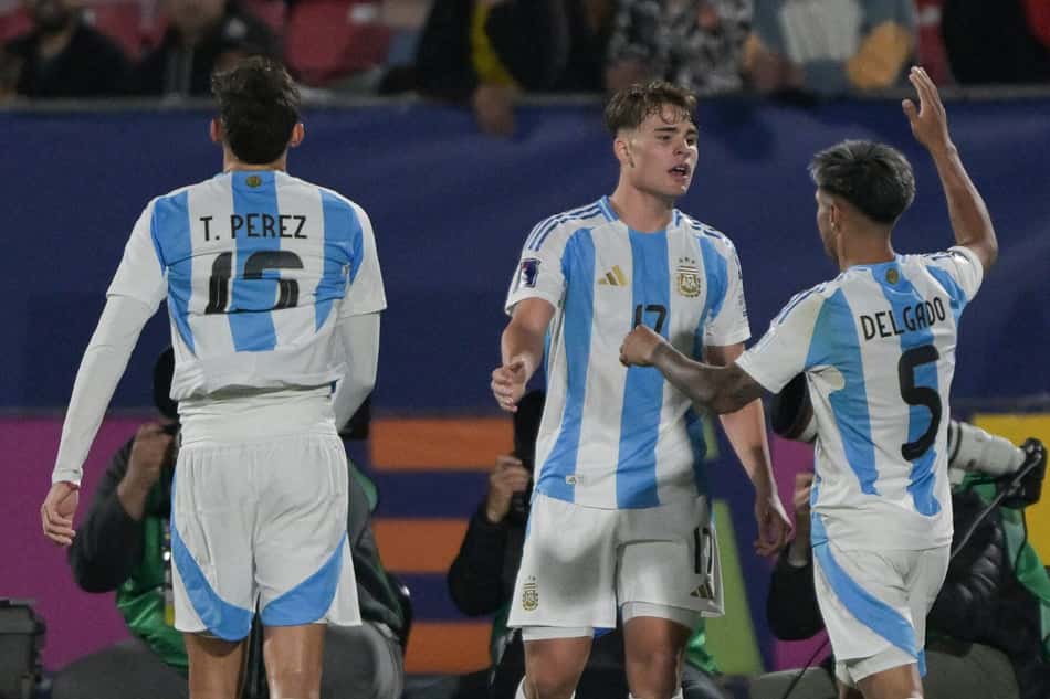 A Argentina venceu a Colômbia pelo Mundial Sub-20 (Foto: Rodrigo ARANGUA / AFP)