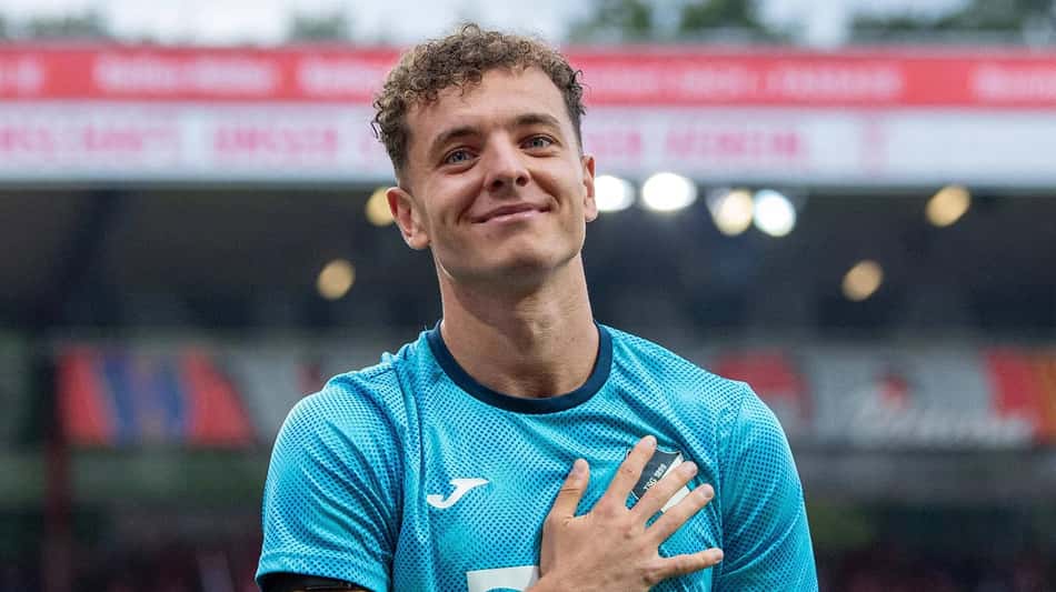 Fisnik Asllani
