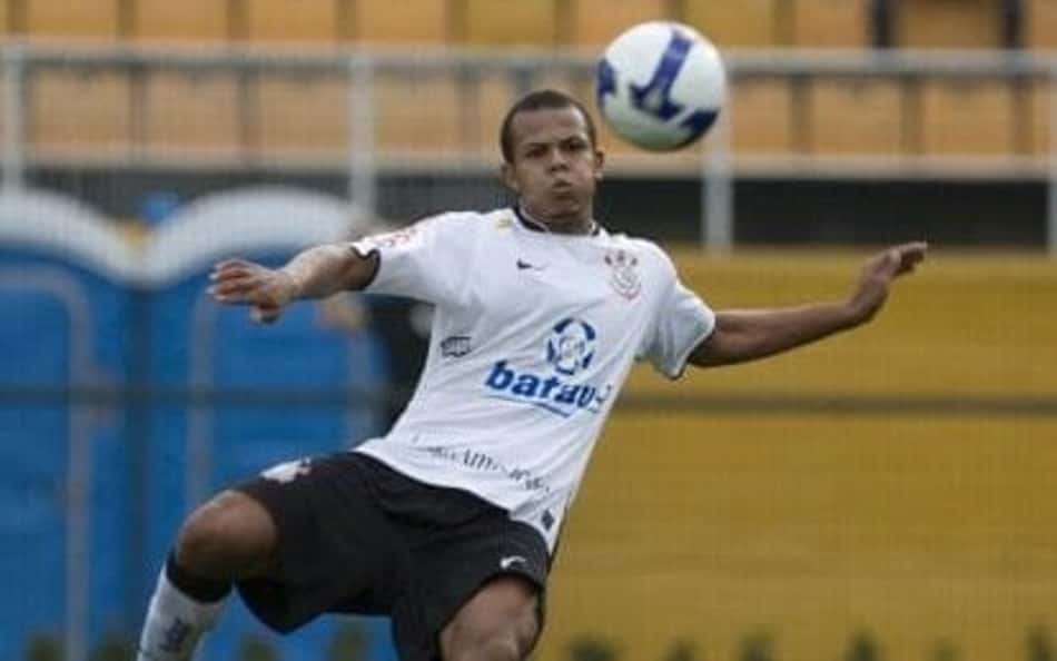 Lembra dele? Ex-Corinthians e Coritiba acerta com time amador do Paraná