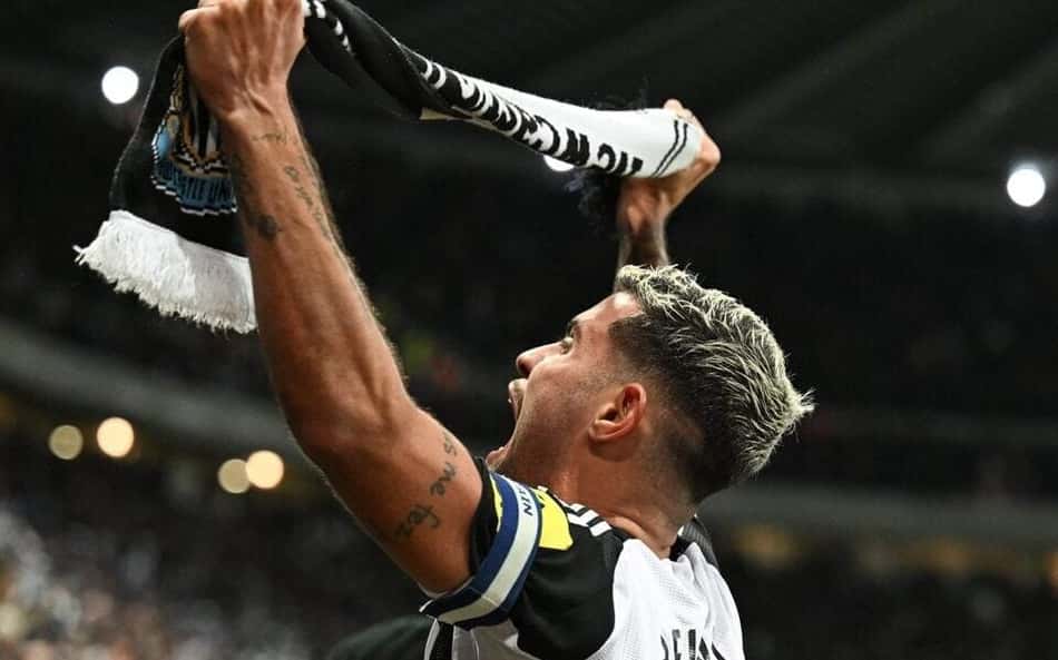 Bruno Guimarães faz gol de placa, e Newcastle bate Forest na Premier League; veja