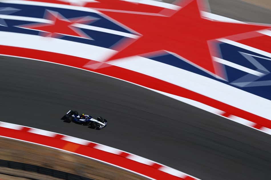 Carlos Sainz em ação no GP do Estados Unidos pela F1 2025 (Foto: Clive Mason/Getty Images/AFP)