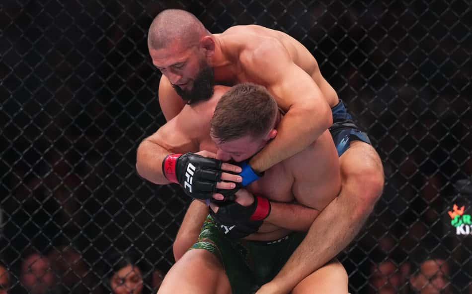 Chimaev contra Du Plessis no UFC 319 (Foto: Divulgação/UFC)