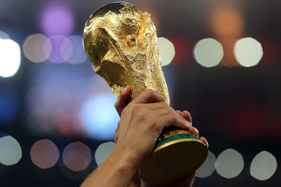 ATENCAO EDITORES! FOTOS EMBARGADAS PARA VEêCULOS DE FORA DO BRASIL - Detalhe da taca da Copa do Mundo durante comemoracao do titulo da Alemanha ao final da partida contra a Argentina no estadio Maracana pela final da Copa do Mundo 2014