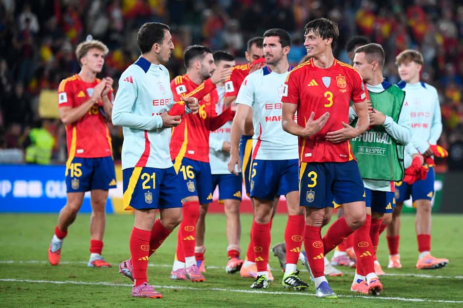 A Espanha vai para a última rodada das Eliminatórias podendo perder por até seis gols de diferença para a Turquia (Foto: Jose Jordan / AFP)