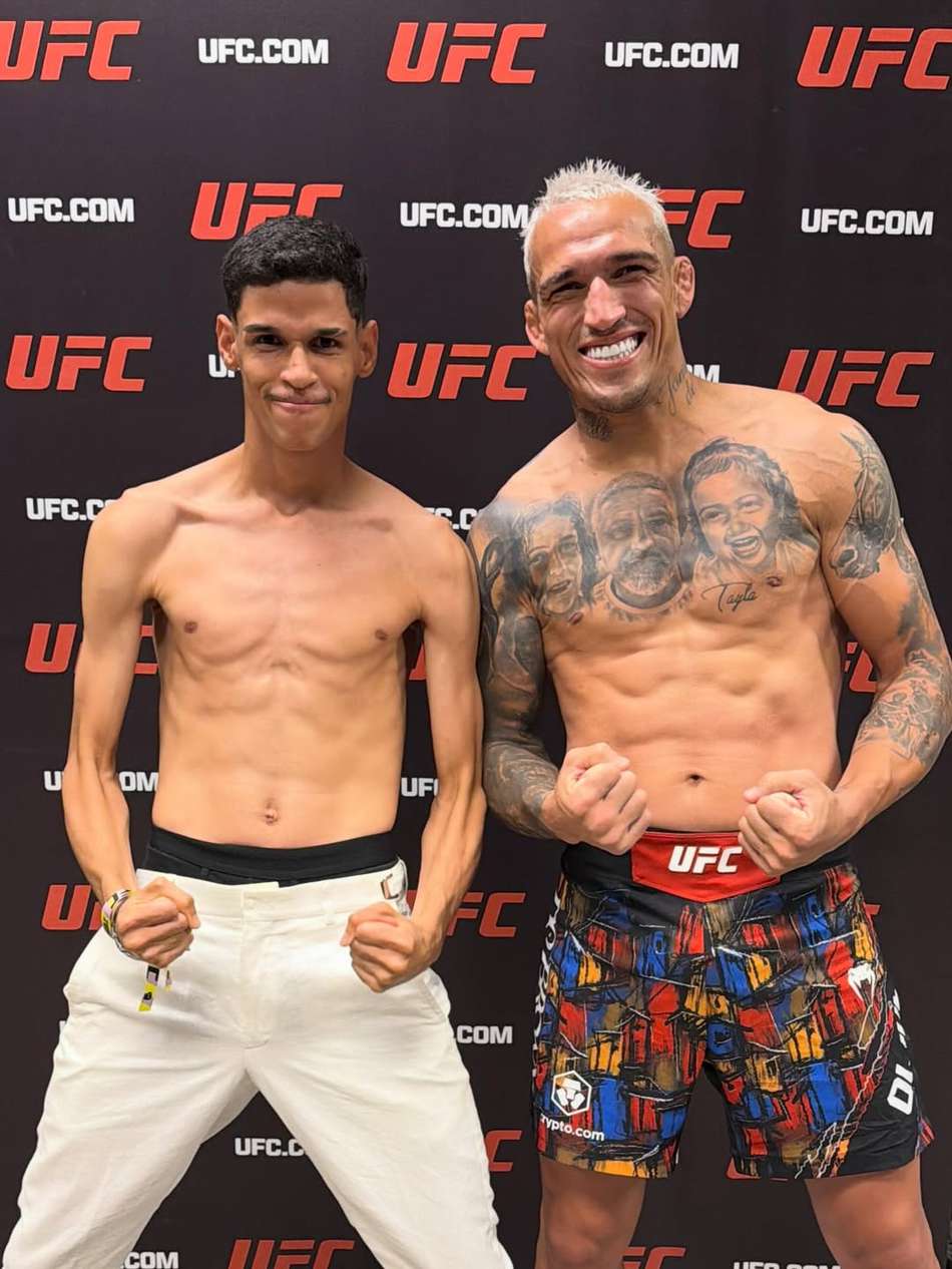 Luva de Pedreiro e Charles do Bronx no UFC Rio (Foto: Reprodução/Instagram/UFC)