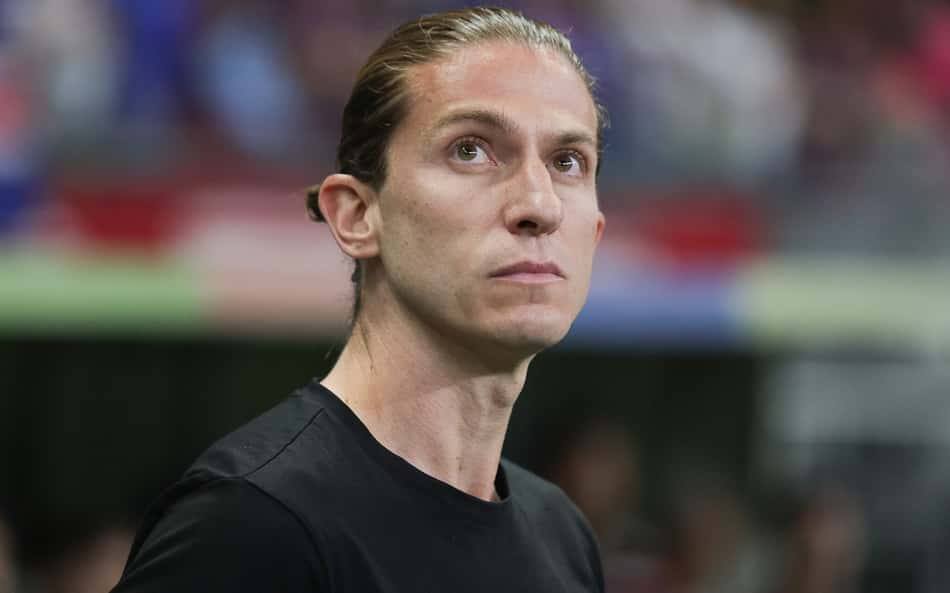 Filipe Luís comanda o Flamengo contra o Bahia em meio as negociações de renovação de contrato
