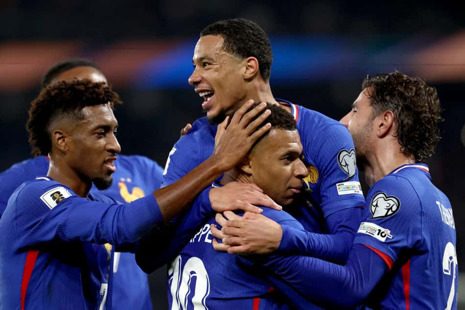 Kylian Mbappé foi o destaque da vitória da França por 3 a 0 sobre Azerbaijão (Foto: FRANCK FIFE / AFP)