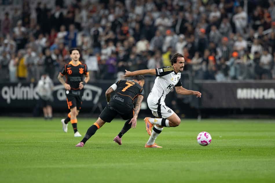 Atlético-MG e Corinthians na Arena Corinthians pelo Campeonato Brasileiro (Foto: Joisel Amaral/AGIF)
