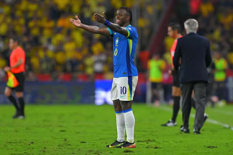 Vini Jr na partida da Seleção Brasileira contra o Equador (Foto: Rodrigo BUENDIA / AFP)