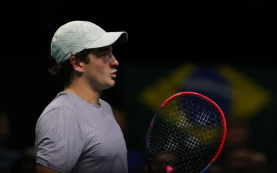 João Fonseca na vitória na estreia em Paris (Divulgação)