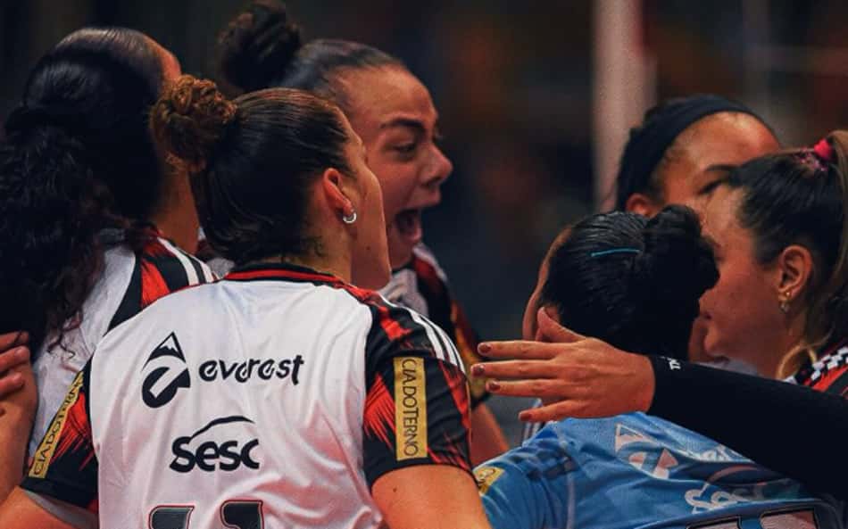 Flamengo se garante na final do Carioca de Vôlei contra o Fluminense
