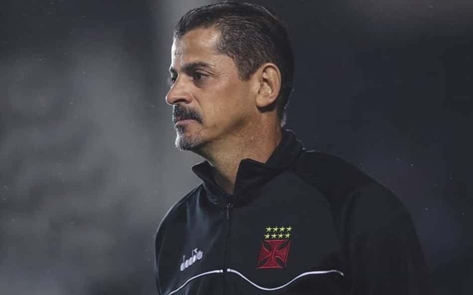 Assembleia de credores do Vasco tem discurso emocionado de ídolo do clube