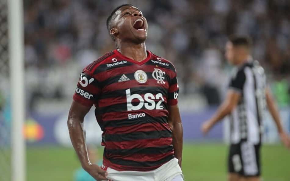 Botafogo 0 x 1 Flamengo no Brasileirão 2019; vitória no último minuto no Nilton Santos